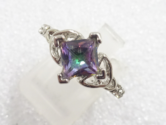 JAPANESE KIMONO / ANTIQUE COLORED STONE RING (SIZE 15)